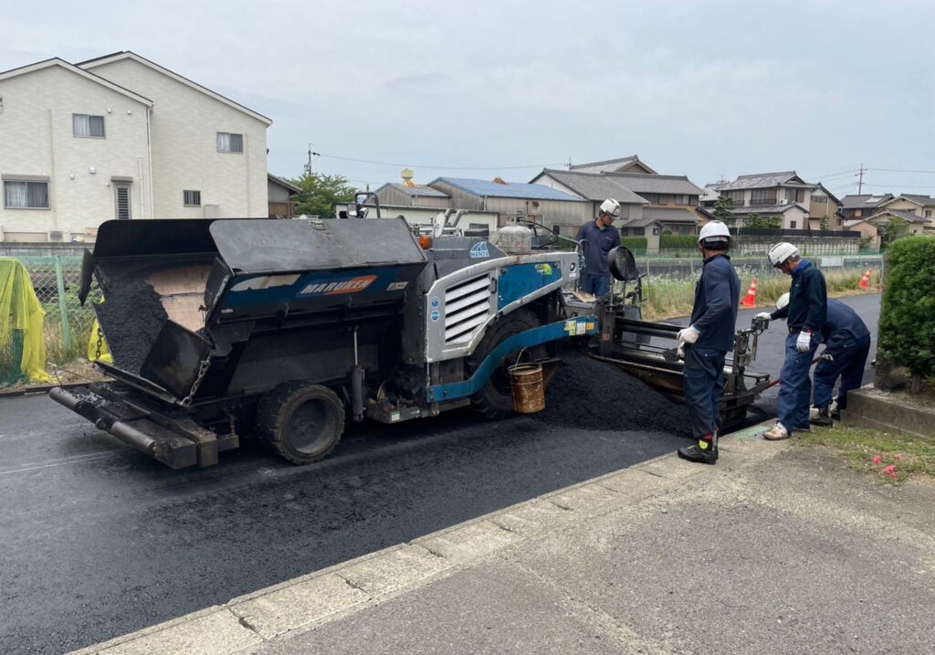 三重県 四日市市 舗装工事 道路工事 土木工事 外構工事 駐車場工事 アスファルト舗装 コンクリート舗装 ブロック舗装 路盤築造工事 水道設備 石工