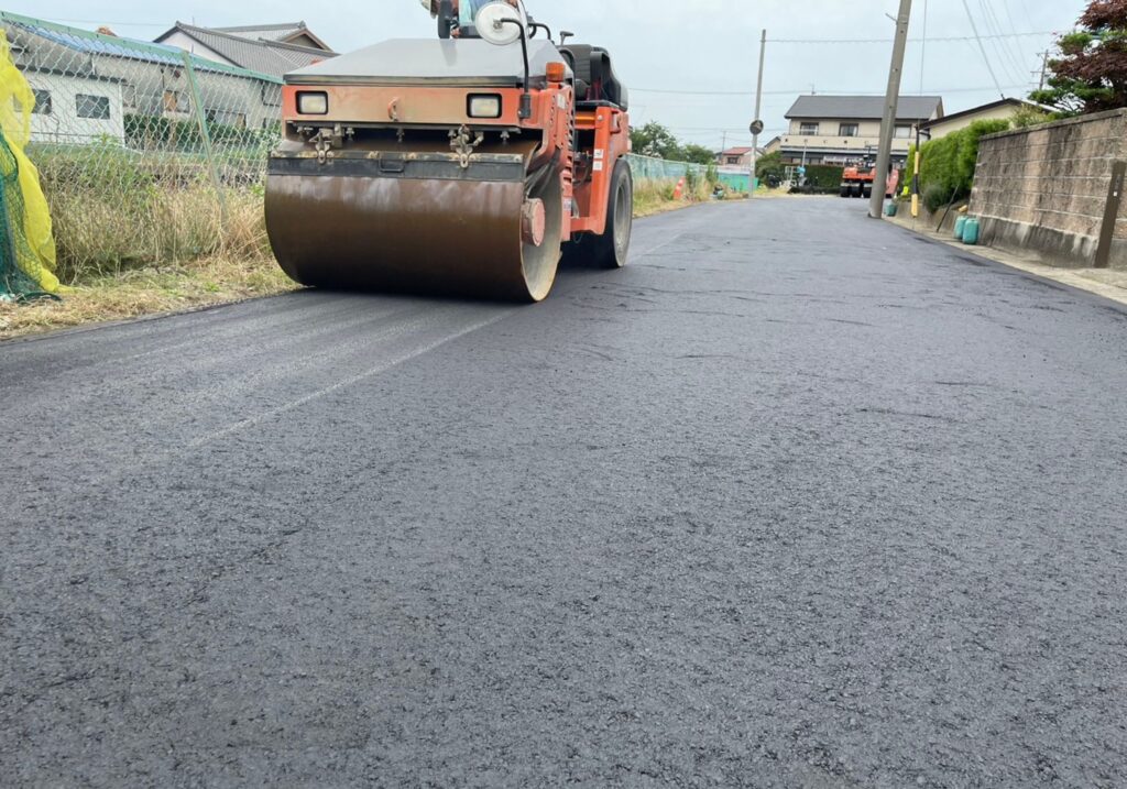 三重県 四日市市 舗装工事 道路工事 土木工事 外構工事 駐車場工事 アスファルト舗装 コンクリート舗装 ブロック舗装 路盤築造工事 水道設備 石工