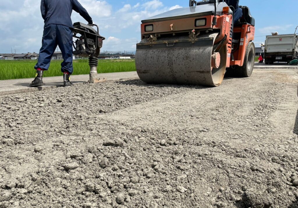 三重県 四日市市 舗装工事 道路工事 土木工事 外構工事 駐車場工事 アスファルト舗装 コンクリート舗装 ブロック舗装 路盤築造工事 水道設備 石工事