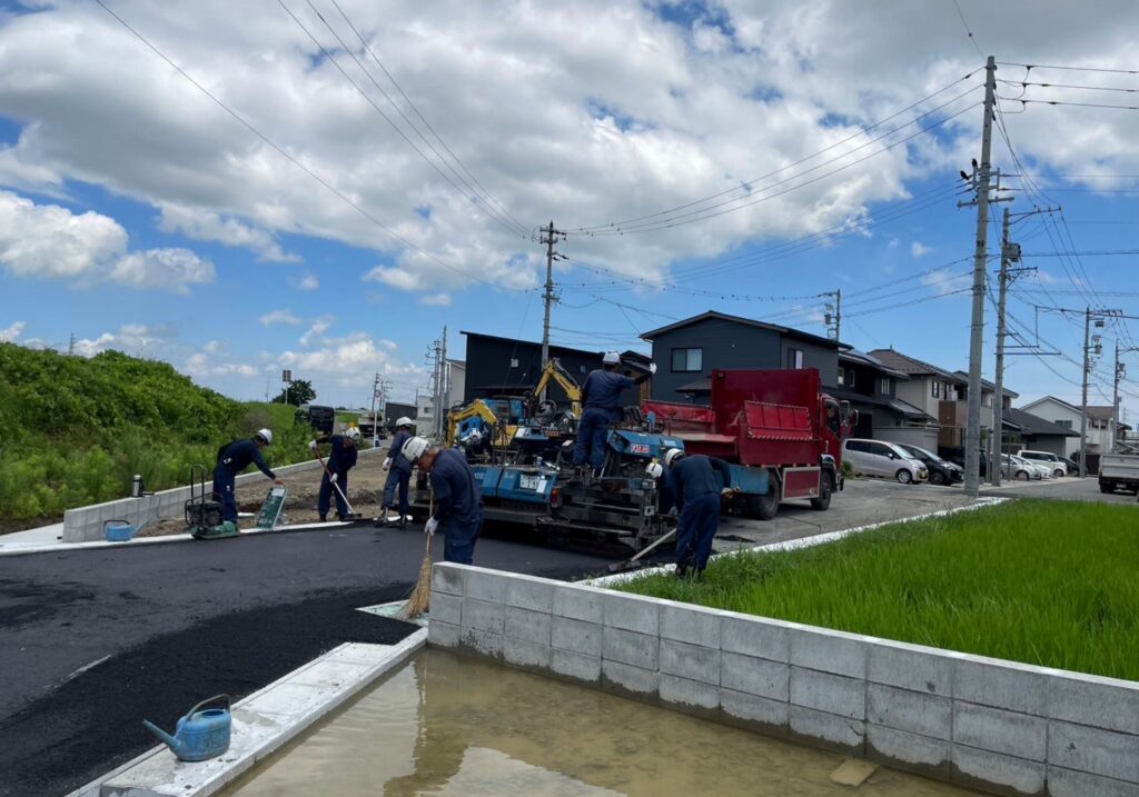 三重県 四日市市 舗装工事 道路工事 土木工事 外構工事 駐車場工事 アスファルト舗装 コンクリート舗装 ブロック舗装 路盤築造工事 水道設備 石工